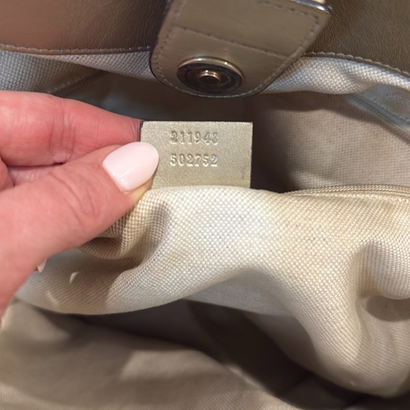 Large Gucci Sukey Bag - Picture 9 of 9